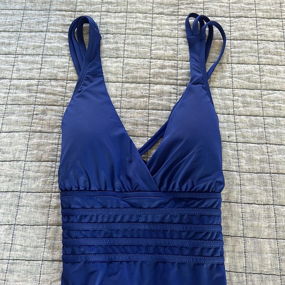 La Blanca Cross Back One Piece Swimsuit in Blue - Picture 5 of 6